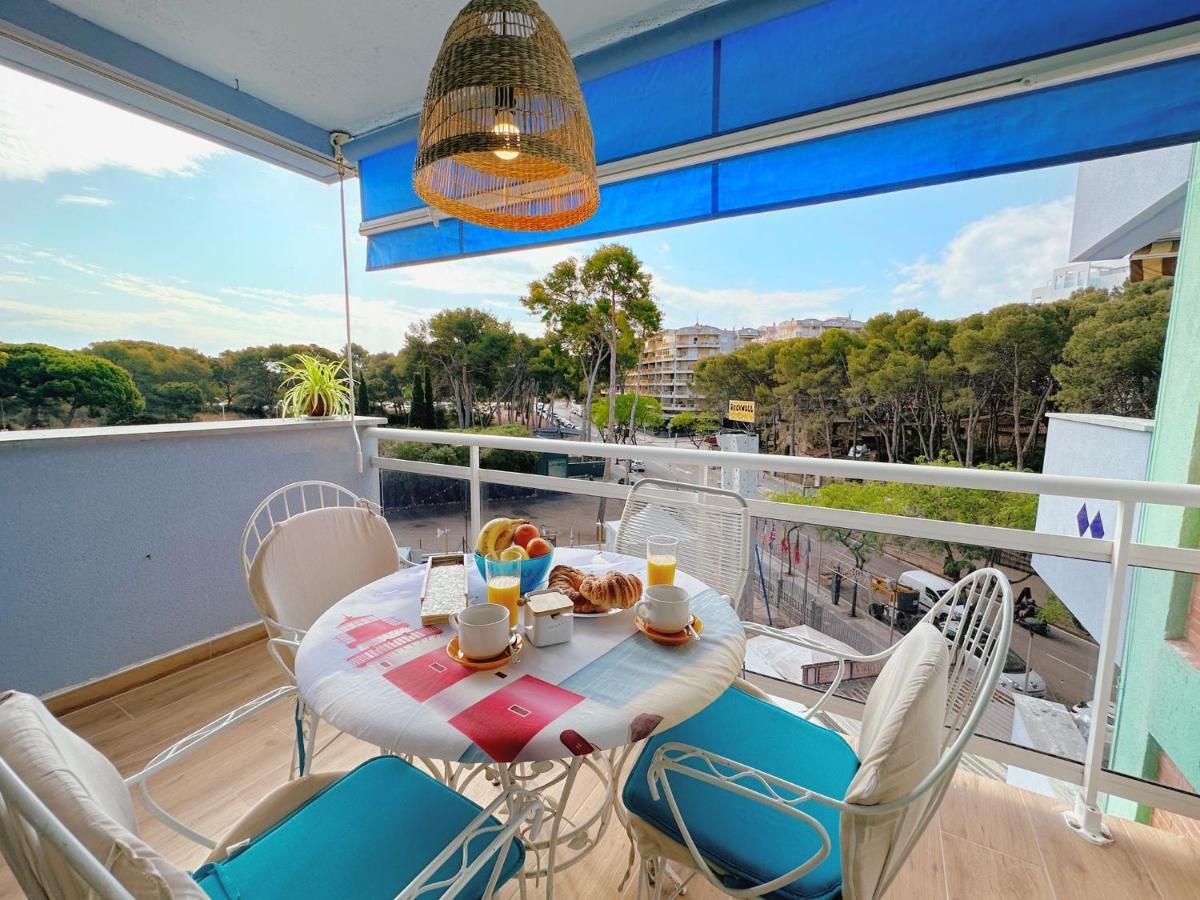 Magníficas vistas en zona turística de Salou Exterior foto