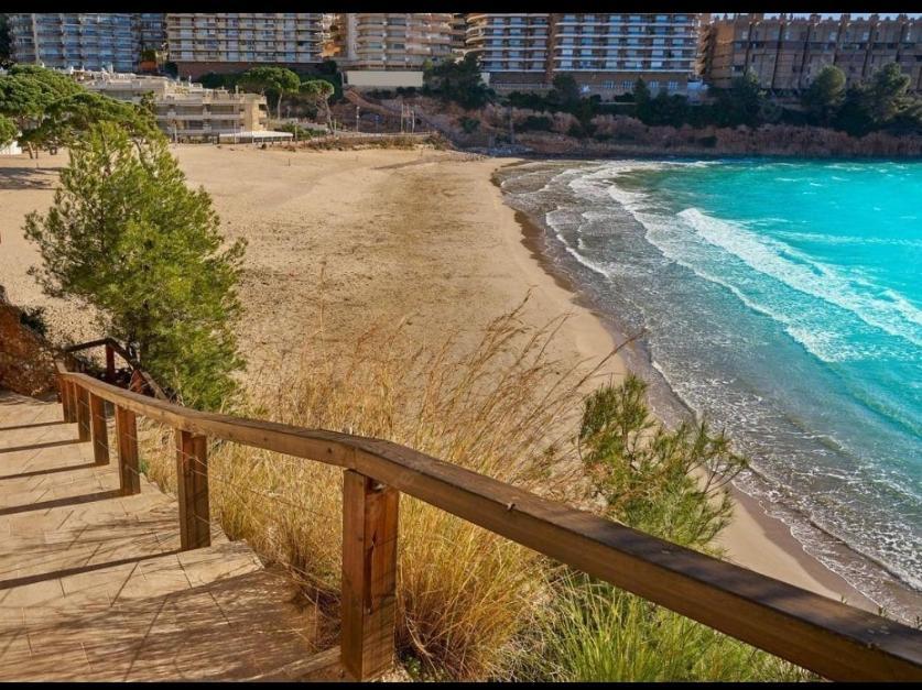 Magníficas vistas en zona turística de Salou Exterior foto
